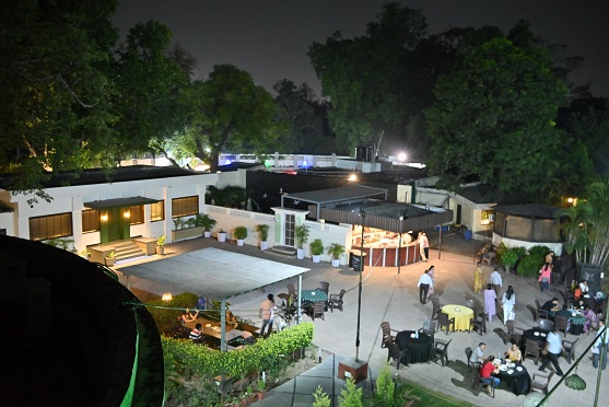 Club Lawns
